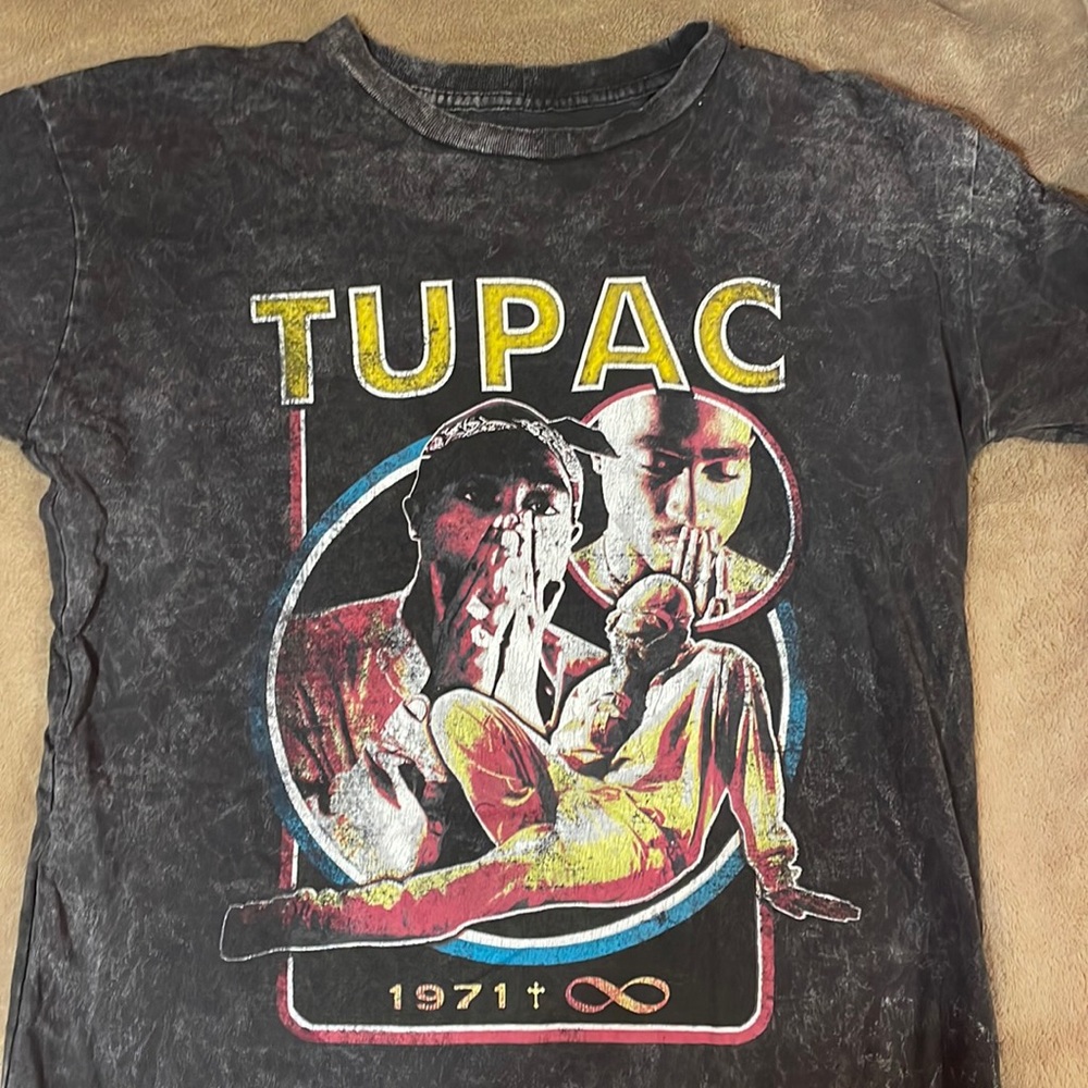 Vintage style graphic tee